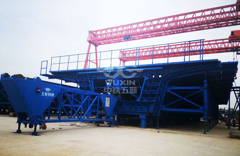 Formwork for prefabricated box girders