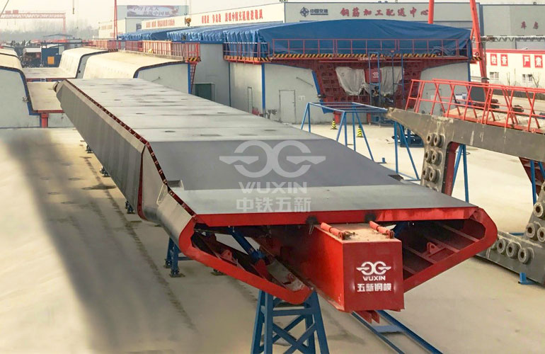 Formwork for prefabricated box girders